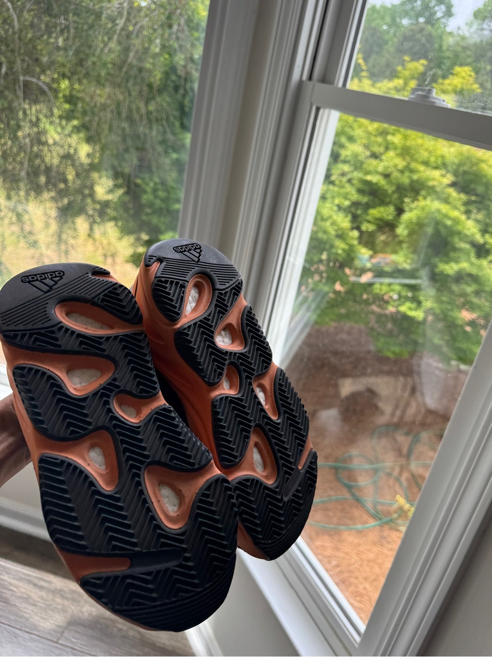 YEEZY BOOST 700 'WASH ORANGE' 4 - Picture 4 of 5
